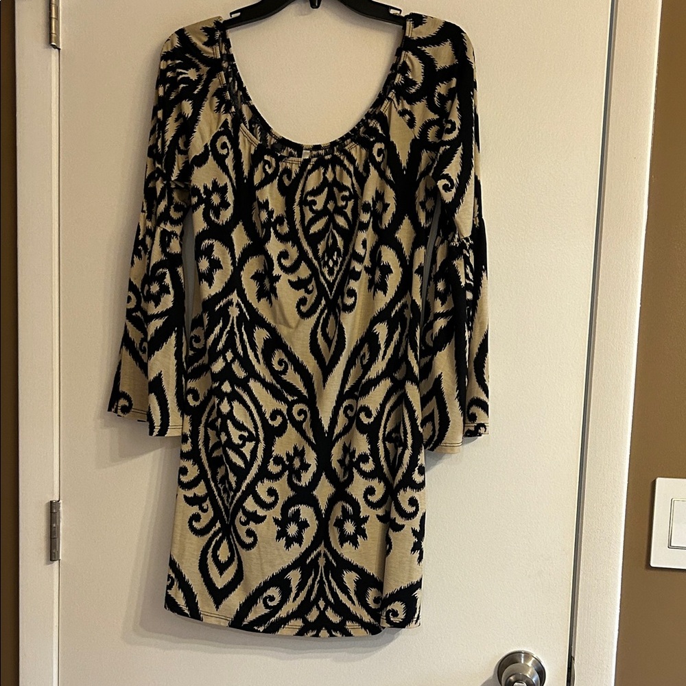Voll Style Black and Cream Patterned Scoop Neck Dress